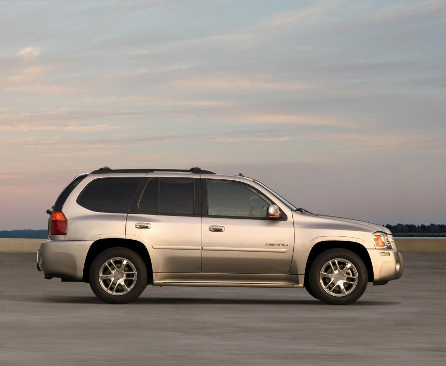  GMC Envoy Denali 2007 года  (фото 3 из 19)